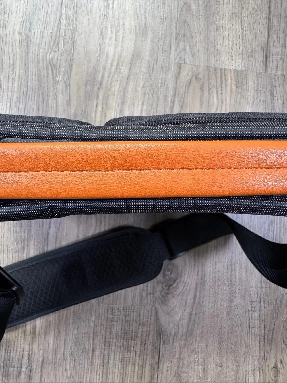Tomtoc bag built